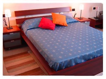 B&B Cupole E Campanili Napoli Bagian luar foto
