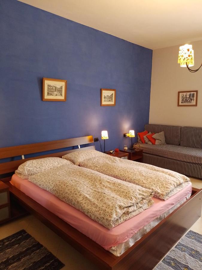 B&B Cupole E Campanili Napoli Bagian luar foto