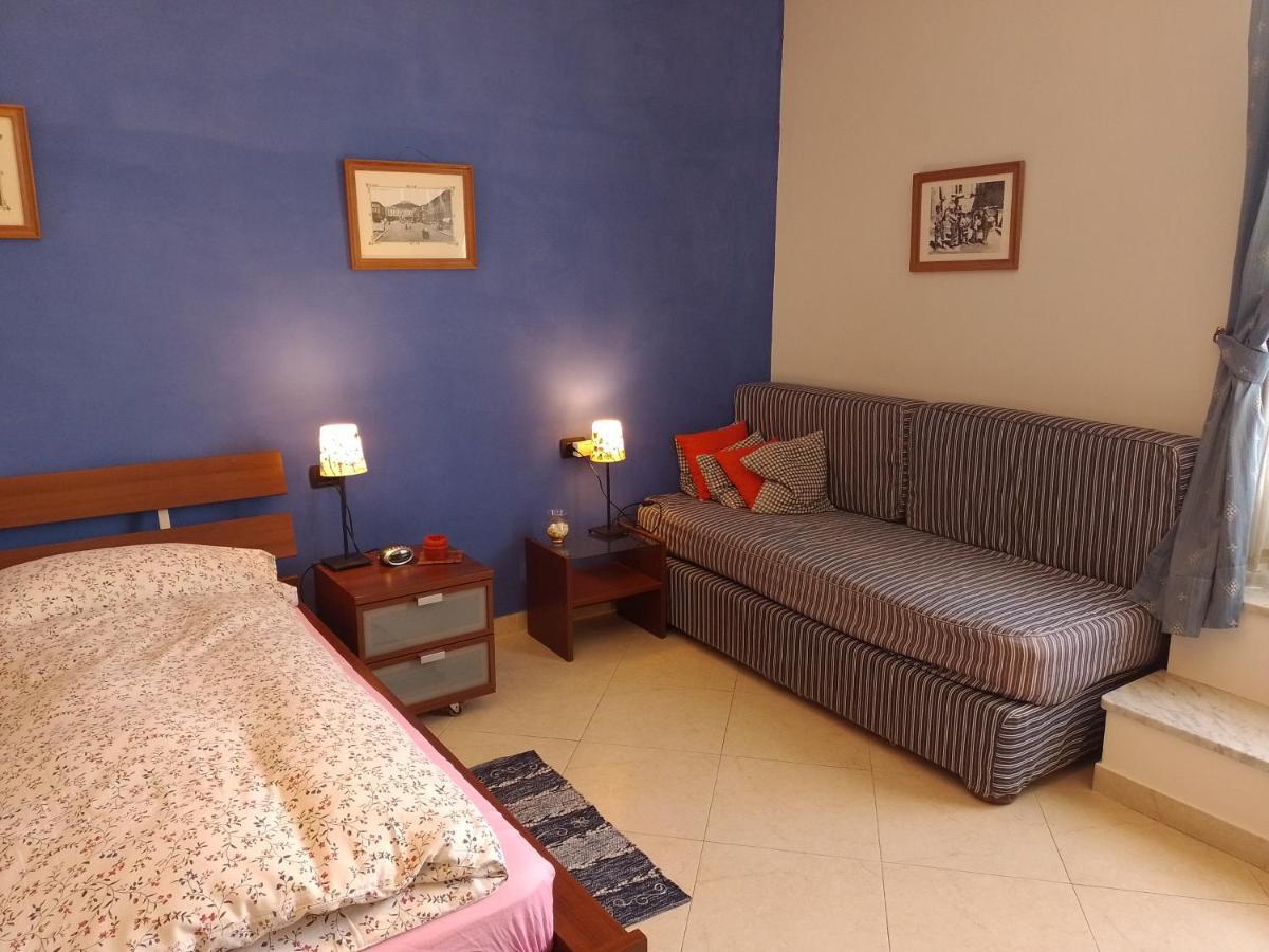 B&B Cupole E Campanili Napoli Bagian luar foto