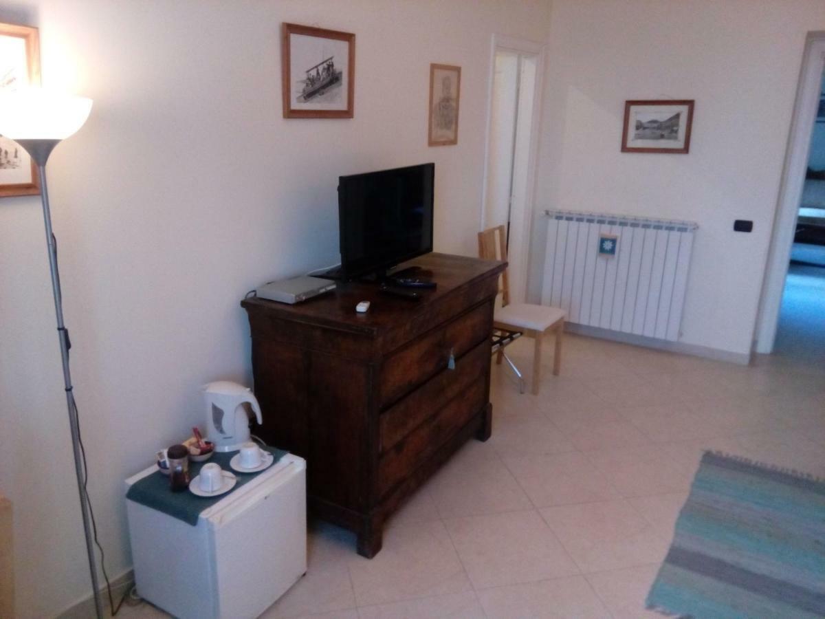 B&B Cupole E Campanili Napoli Bagian luar foto